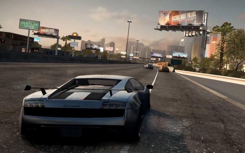 极品飞车16怎么切换