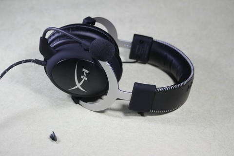 玩穿越火线什么耳机好